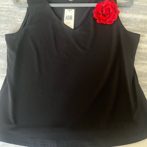 Vintage Pierre Cardin black top with striking red rose ! Xl  new ! Tags attach - Picture 4 of 11